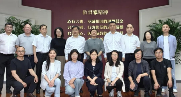 陶瓷艺术系师生参加淄川区政协“大师课堂进校园”首场艺术沙龙